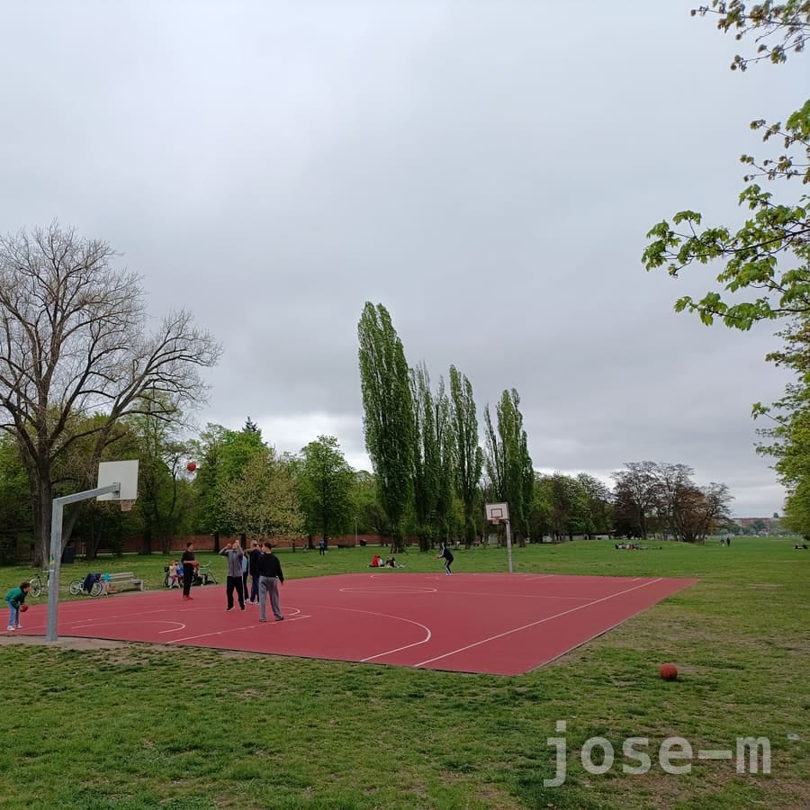 Cancha Basketballfeld Tempelhofer Feld, en Berlin