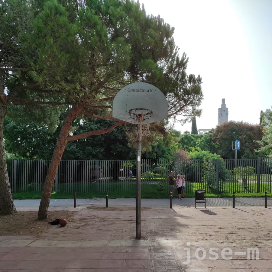Cancha pública Piscinas Bernat Picornell, en Barcelona